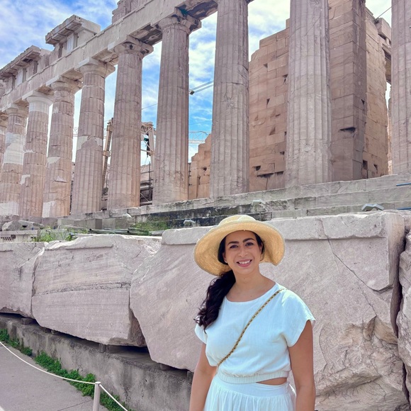 Meet your Posher, Ashley - Picture 2 of 16